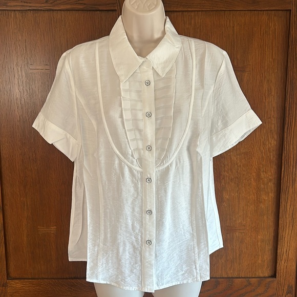 NWOT Tuxedo Top CAbi Medium Fall 24 Collection ￼ - Picture 3 of 9